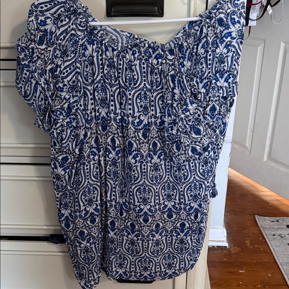 Rose & Olive Blue and White Patterned Blouse